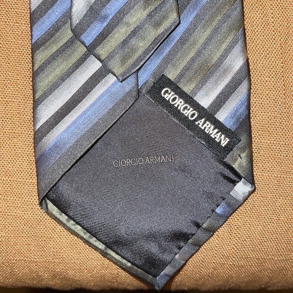 Lot of 3 Giorgio Armani ties - Picture 7 of 7
